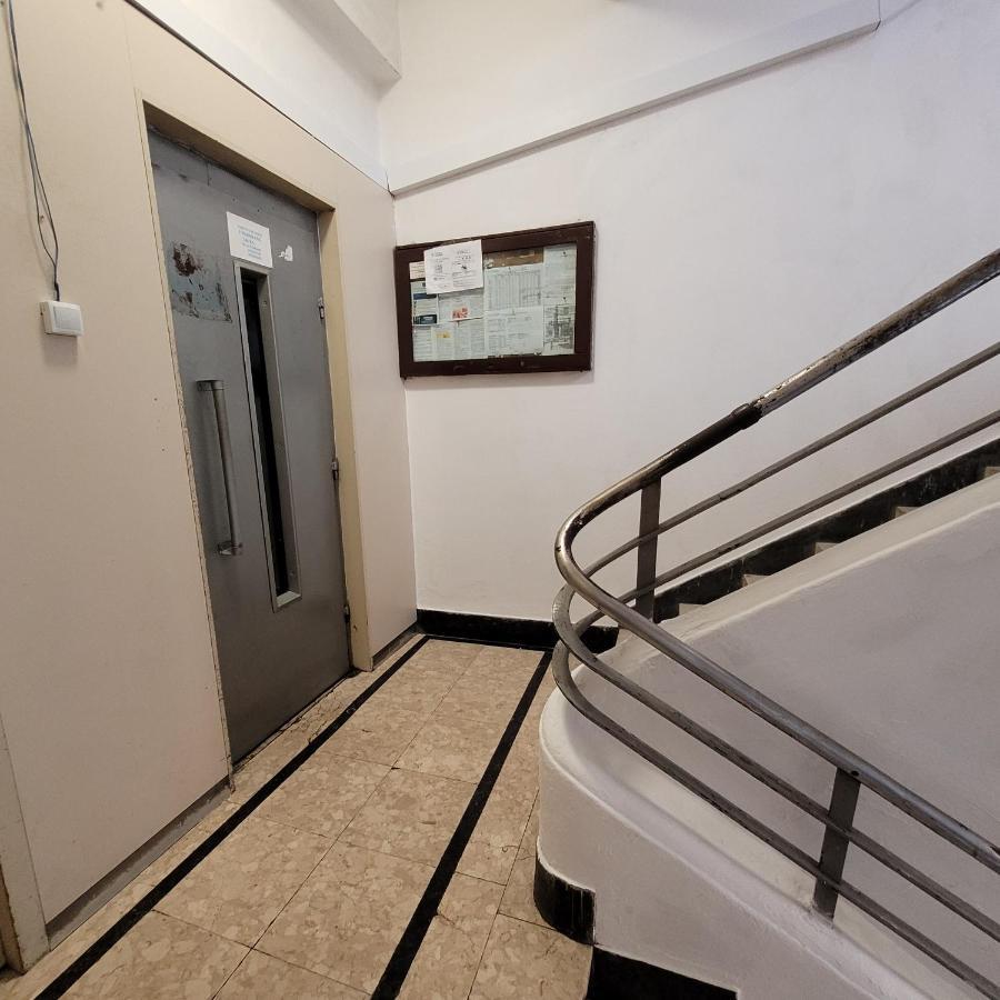 Anastasia Balcescu Apart 4 Self Check In Code From 2Pm Kitchen And Bedroom بوخارست المظهر الخارجي الصورة
