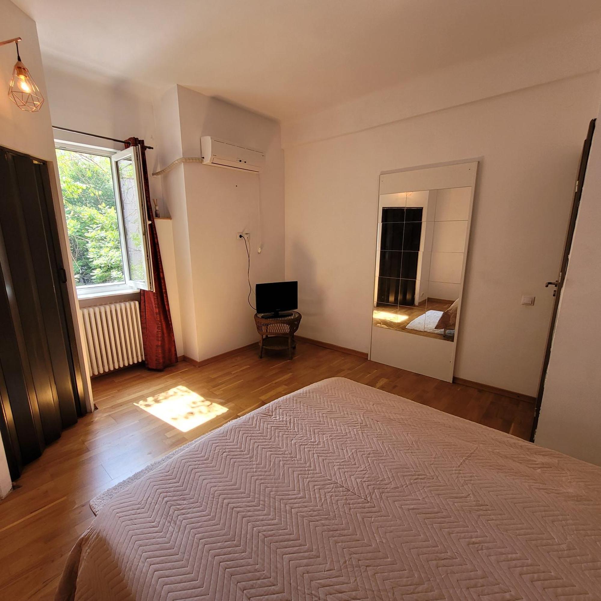 Anastasia Balcescu Apart 4 Self Check In Code From 2Pm Kitchen And Bedroom بوخارست المظهر الخارجي الصورة